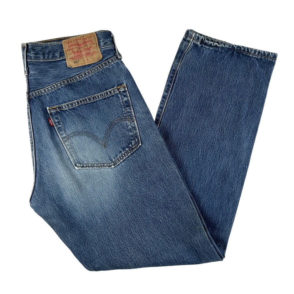 Vintage Levis 501 Jeans Mens 31x31 Medium Wash Fading Straight Button Fly Y2K